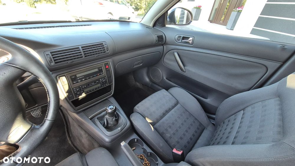 Volkswagen Passat 1.9 TDI Trendline - 9