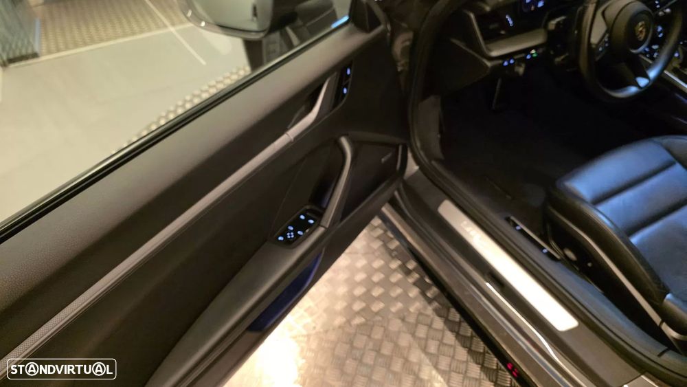 Porsche 911 (992) Carrera S PDK - 37