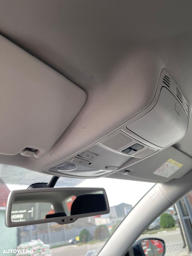 Volkswagen Passat Variant 1.6 TDI BlueMotion Technology Comfortline - 21