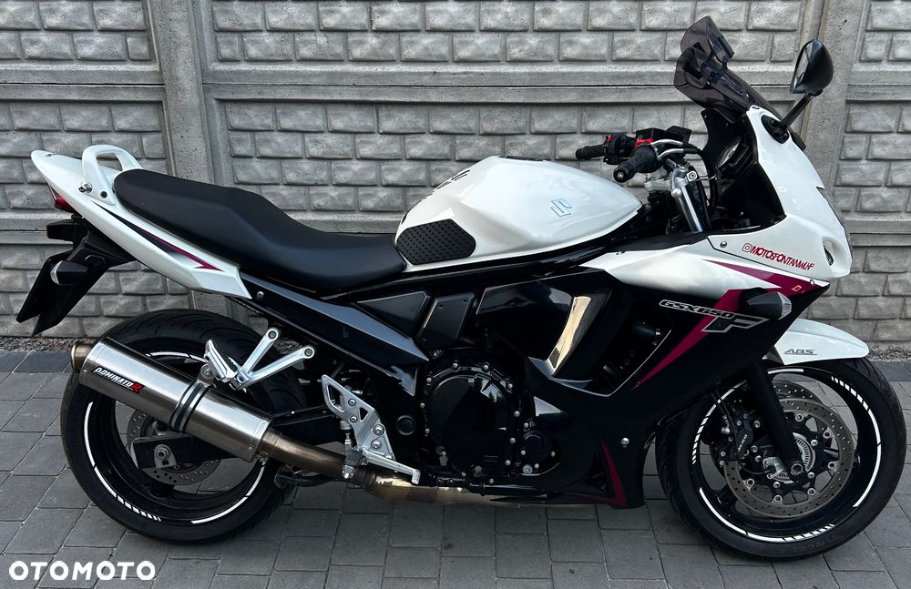 Suzuki GSX - 3