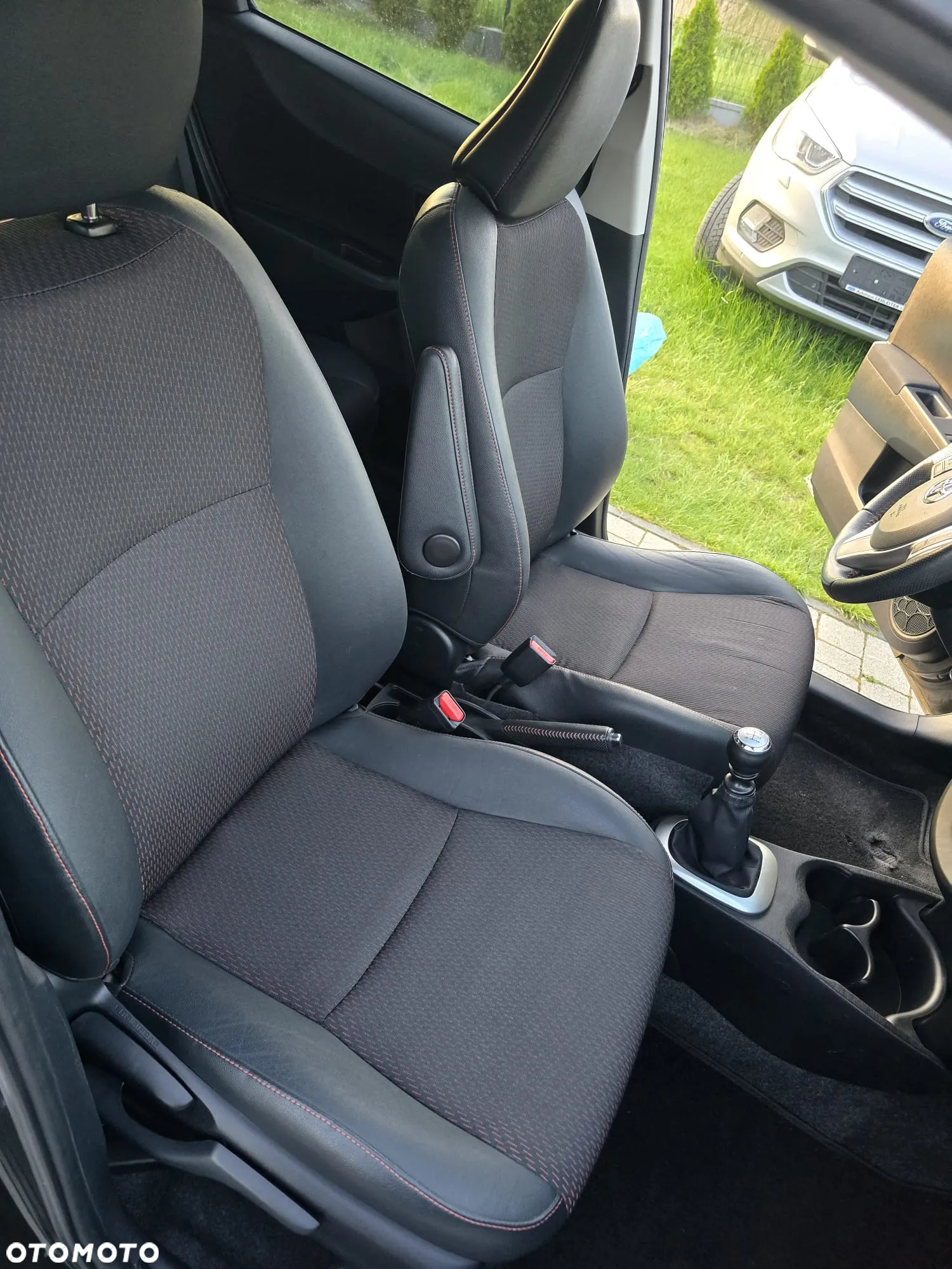 Toyota Yaris 1.33 VVT-i Executive - 25