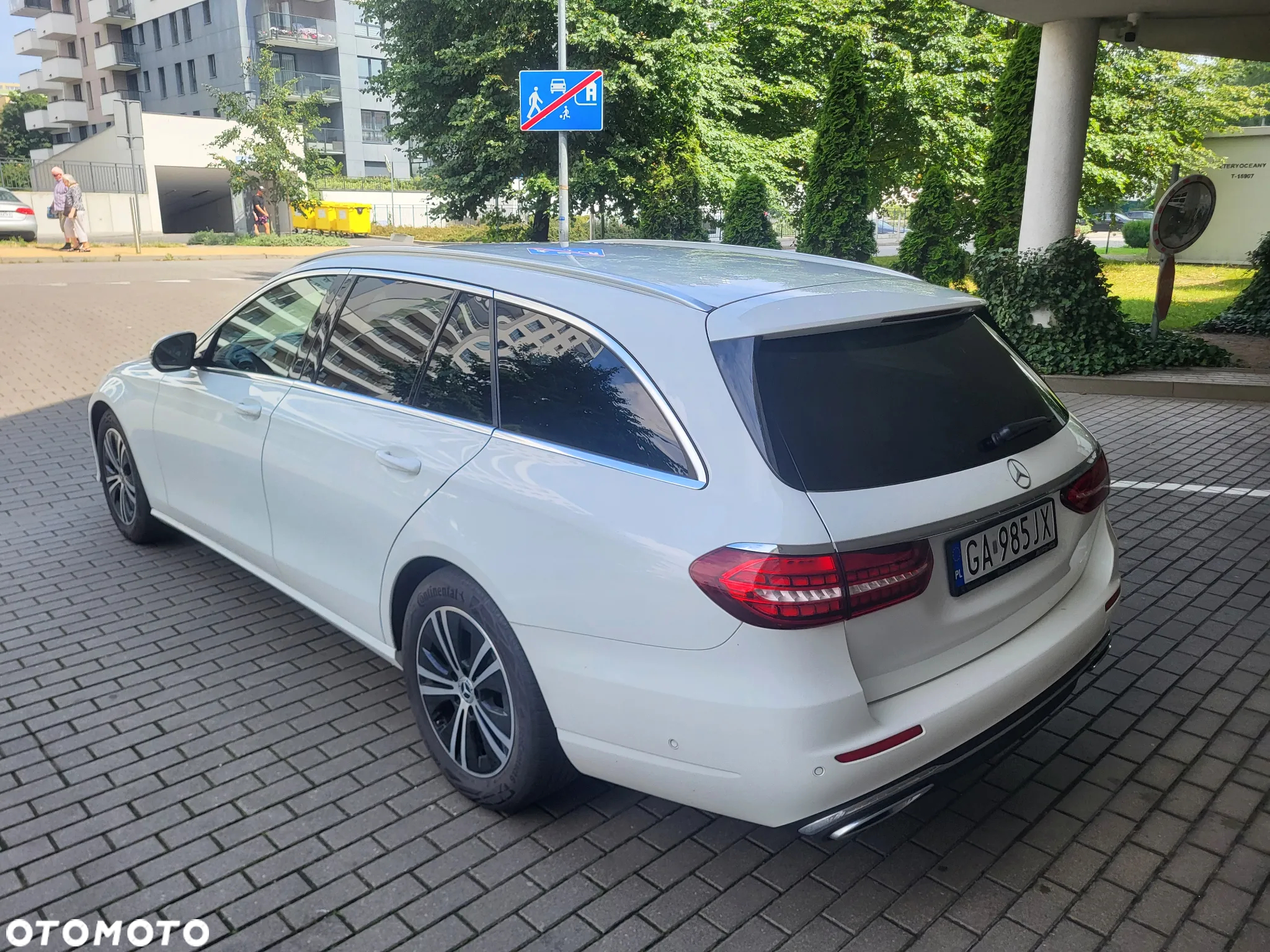 Mercedes-Benz Klasa E 220 d T 9G-TRONIC Avantgarde - 6