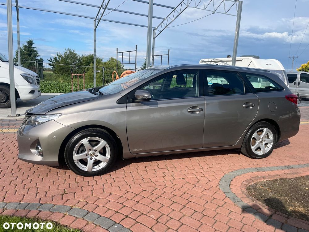 Toyota Auris 1.6 Valvematic Executive - 1