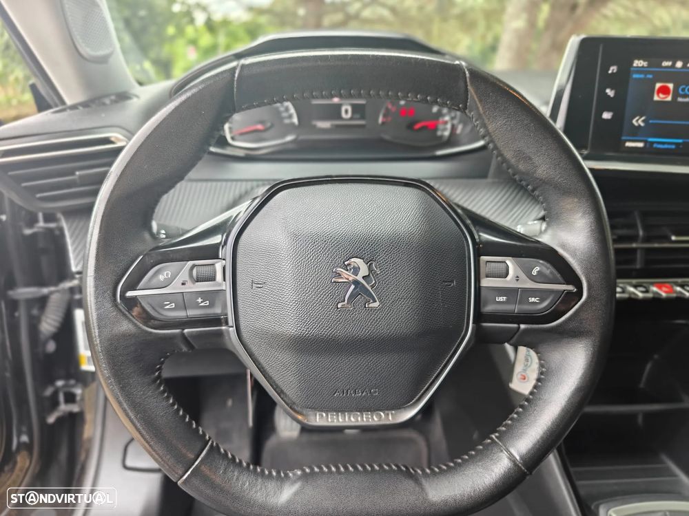 Peugeot 2008 1.2 PureTech Active Pack - 27