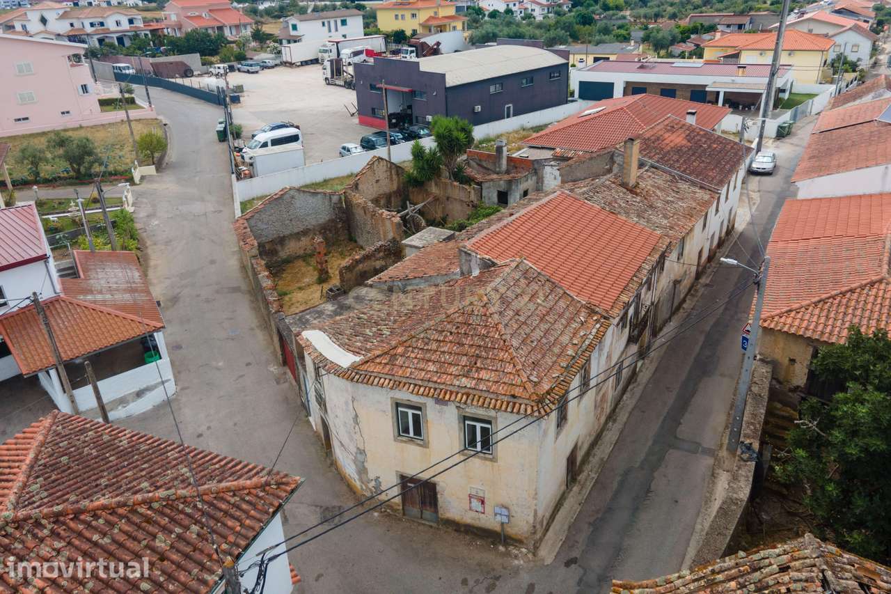 Casa Antiga para Recuperar em Miranda do Corvo, Coimbra - Grande imagem: 4/38