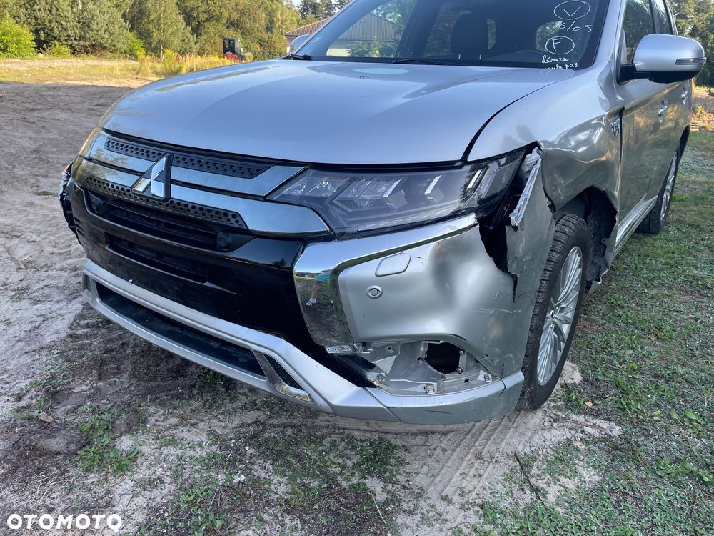 Mitsubishi Outlander Instyle + - 6