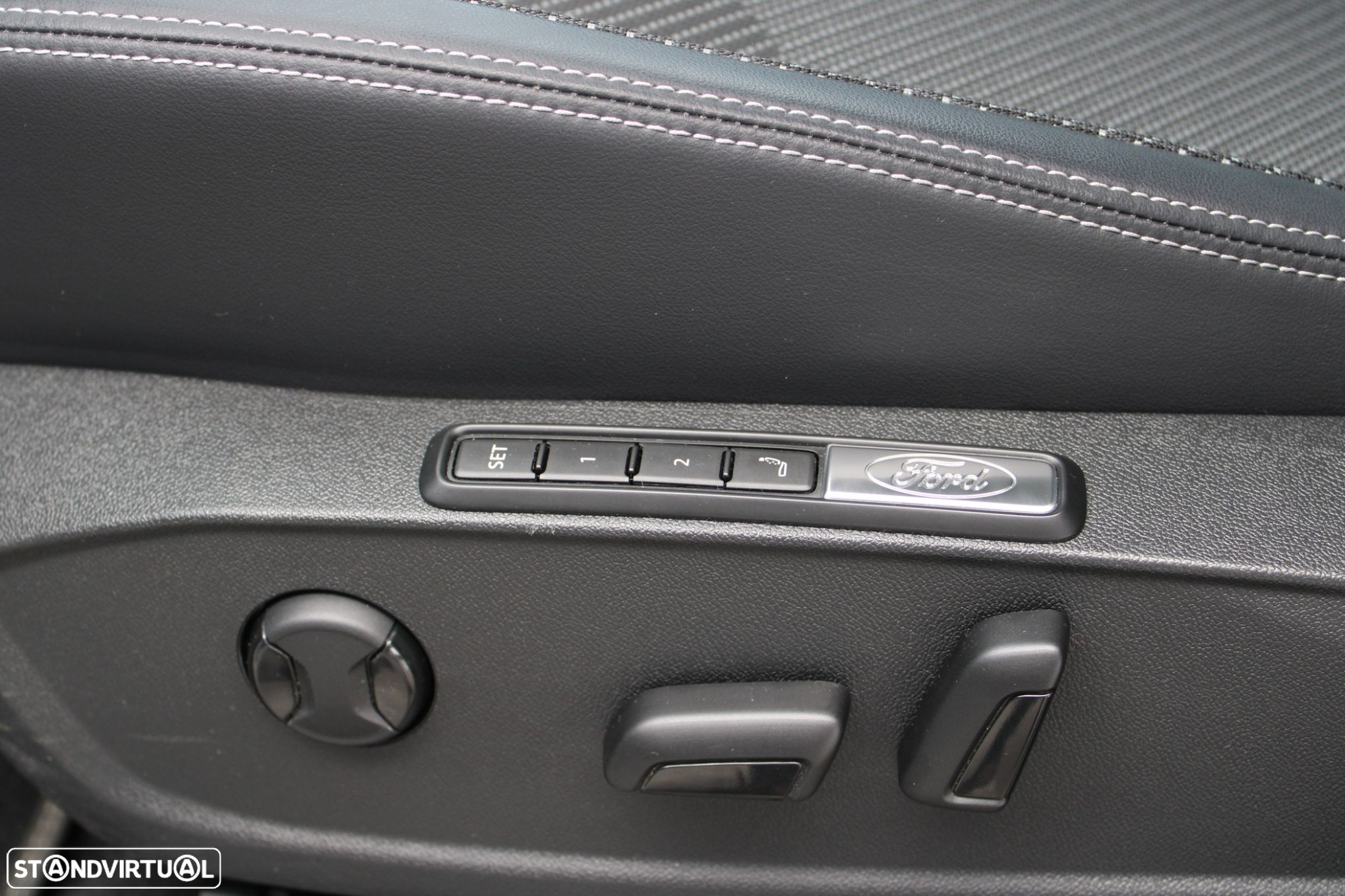Ford Explorer 77 kWh Premium - 37