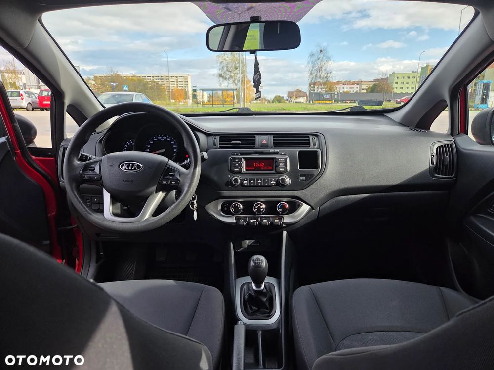 Kia Rio 1.4 M - 8