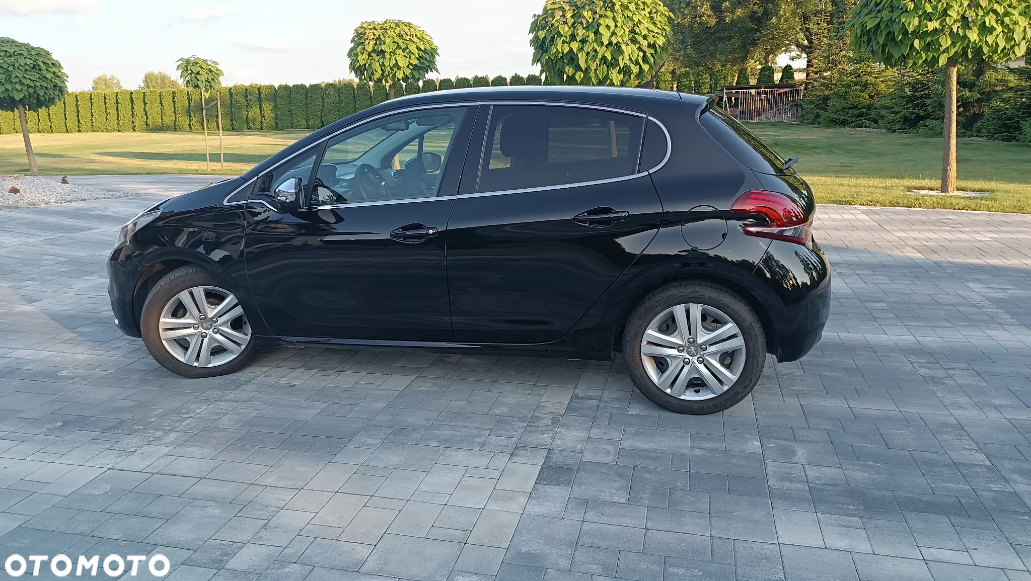 Peugeot 208 PureTech 110 Stop & Start Allure - 16