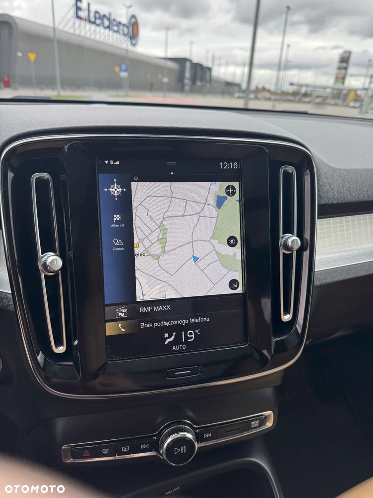 Volvo XC 40 T4 Momentum Pro - 13