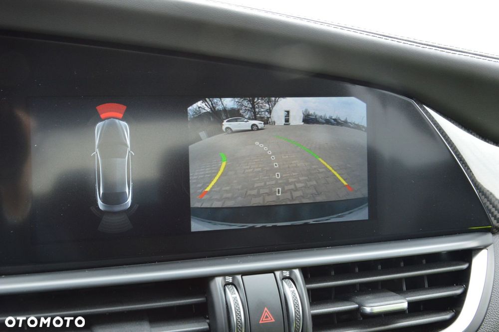 Alfa Romeo Giulia 2.0 Turbo Veloce TI Q4 - 18