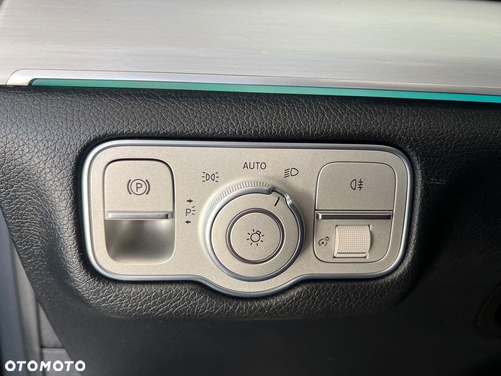 Mercedes-Benz GLE 300 d 4Matic 9G-TRONIC AMG Line - 39