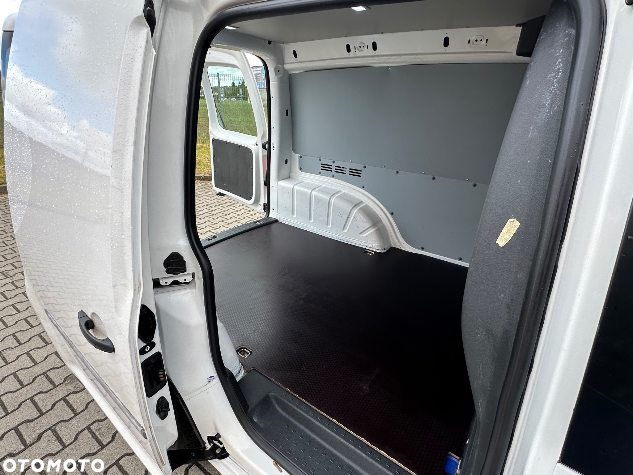 Volkswagen CADDY - 19