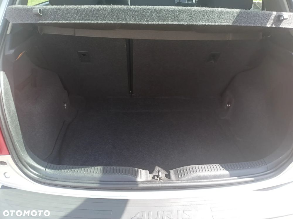 Toyota Auris 1.6 Executive - 10