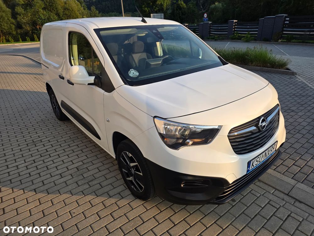 Opel Combo 1.2 benzyna Vat! rok2020 navi klima 3-osobowy tempomat grzana szyba fotele hak - 9