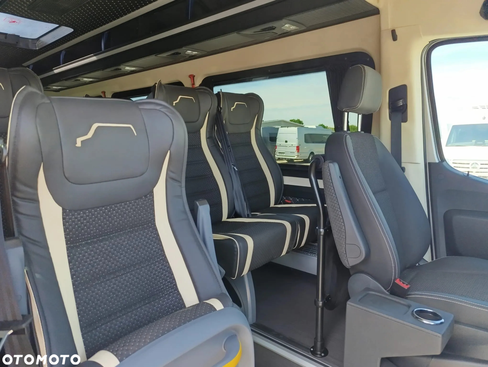 Mercedes-Benz Sprinter 517 - 14