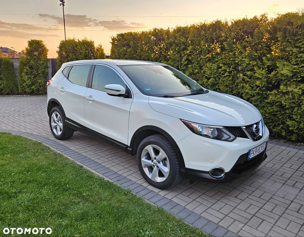 Nissan Qashqai 1.6 DCi N-Connecta - 19