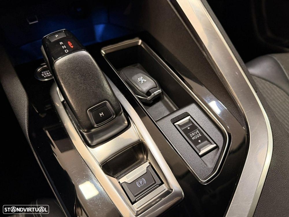 Peugeot 3008 1.5 BlueHDi Allure EAT8 - 17