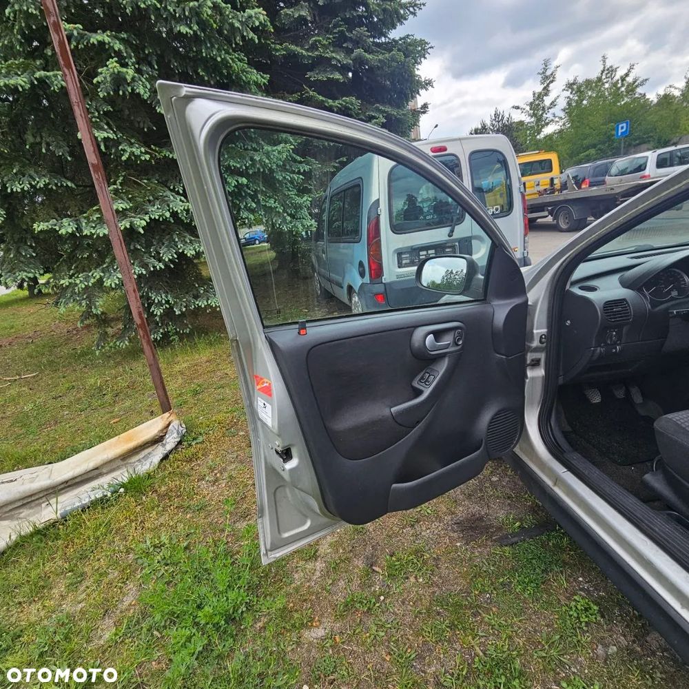 Opel Corsa C (kod lak Z157) - 16