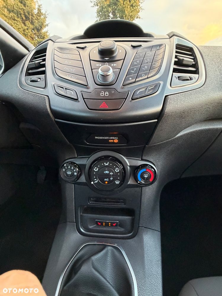Ford Fiesta - 12