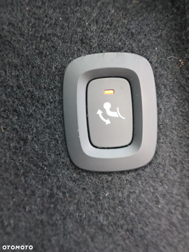 Volvo XC 60 B4 D AWD Momentum - 17