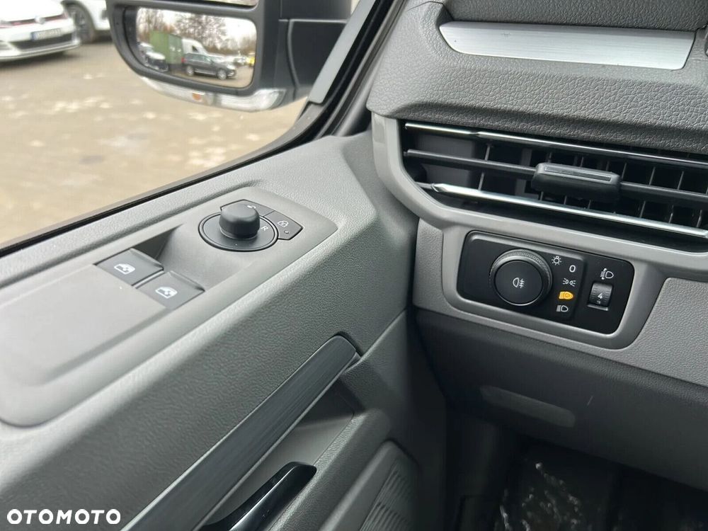 Volkswagen Transporter Furgon 2.0 TDI 150 KM manual - 24