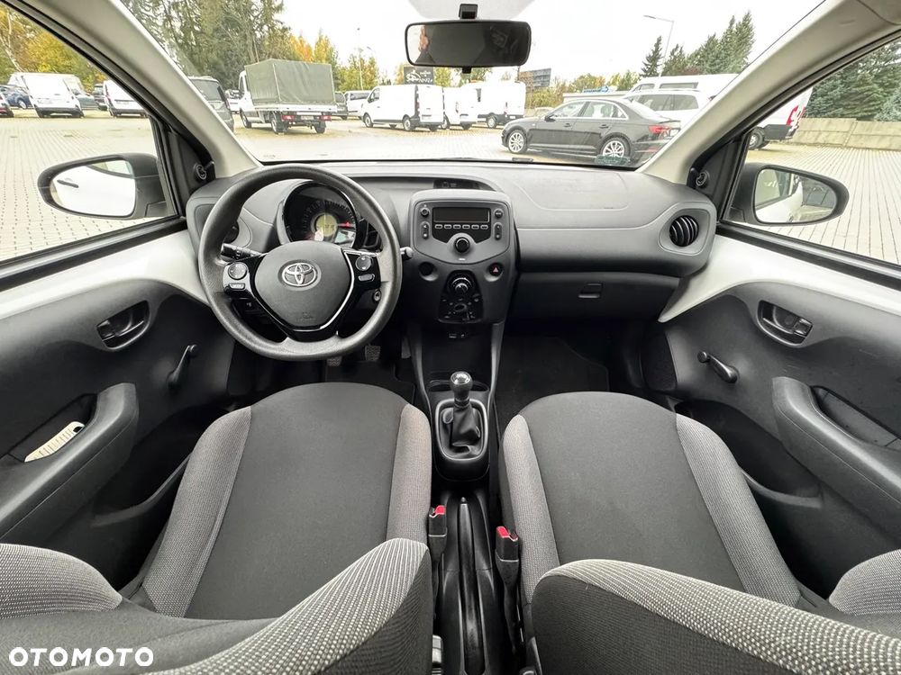 Toyota Aygo x - 16