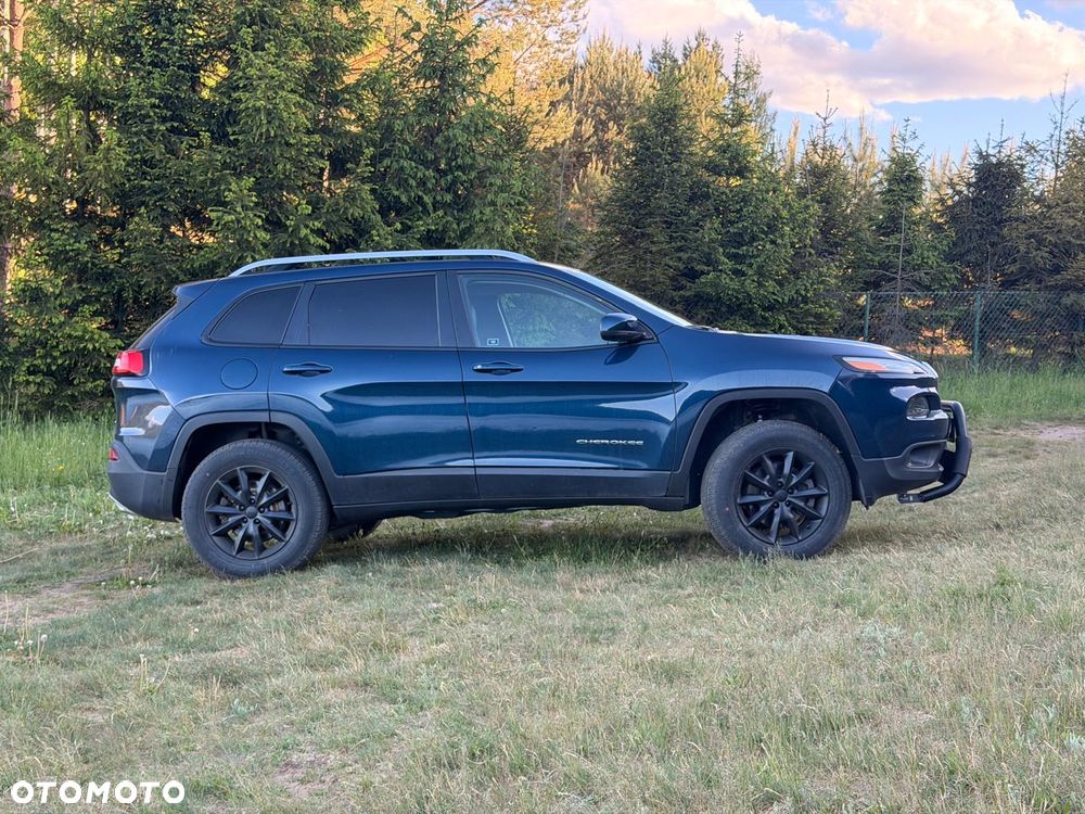Jeep Cherokee - 9