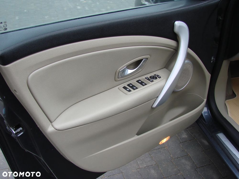 Renault Fluence - 10