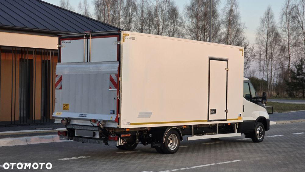 Iveco IVECO DAILY 3.0 180KM 50C18 ❗❗ ZABUDOWA IZOTERMA 12 EP / CARRIER XARIOS 500 / MROŹNIA -25 +25 GRZANIE / ZASILANIE ZEWNETRZNE /  NOWE OPONY / WINDA DHOLLANDIA 1000KG / NAVI + KAMERA COFANIA / RADAR / CHŁODNIA / SERWIS ASO / 50c15 50c18 35c18 72c18❗❗ JAK NOWY❗❗ - 18
