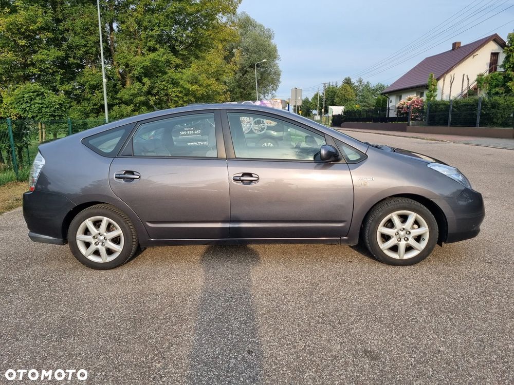 Toyota Prius 1.5 VVT-i Sol - 14
