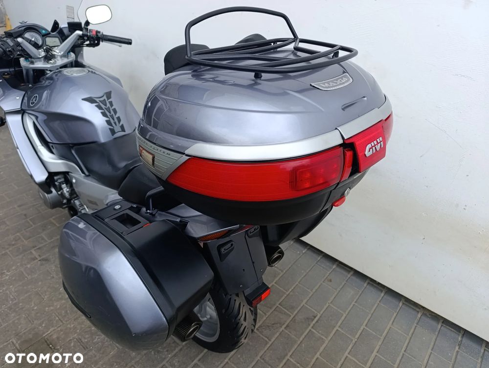 Yamaha FJR - 19