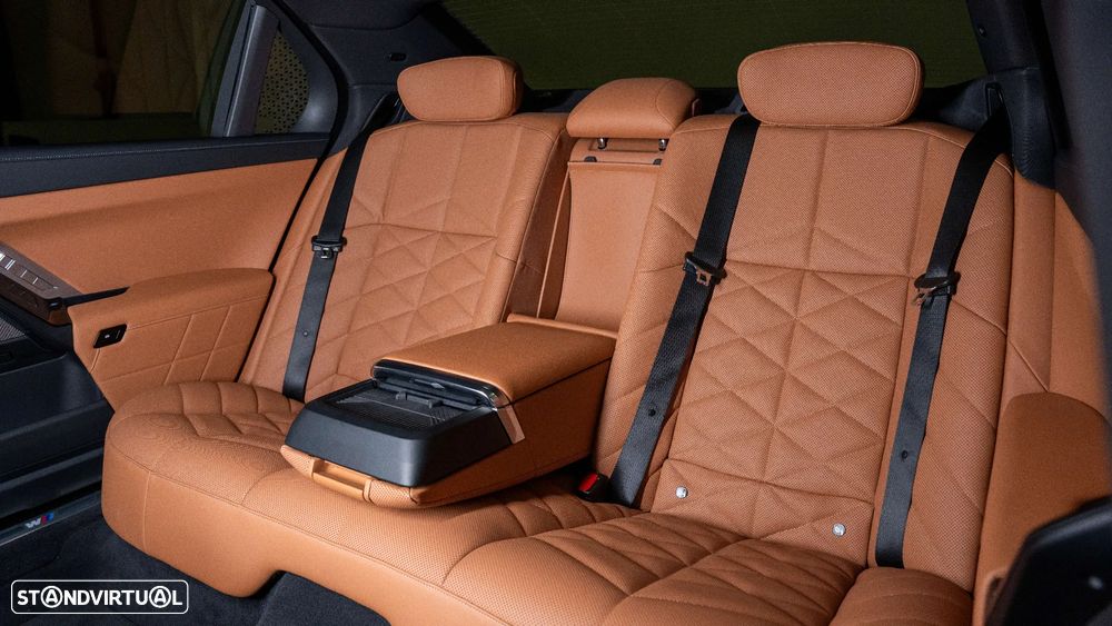 BMW 740 d xDrive Pack Desportivo M Pro - 28
