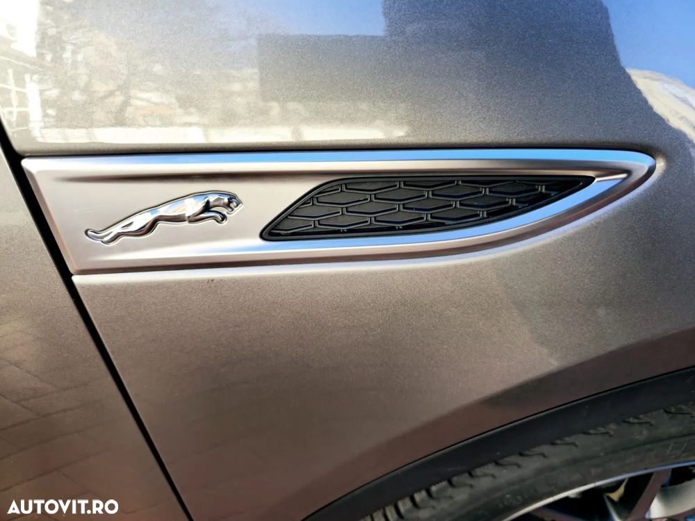 Jaguar E-Pace P200 AWD R-Dynamic HSE - 13