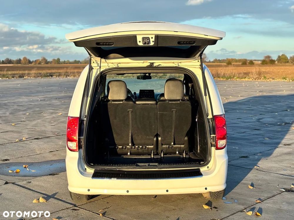 Dodge Grand Caravan - 6