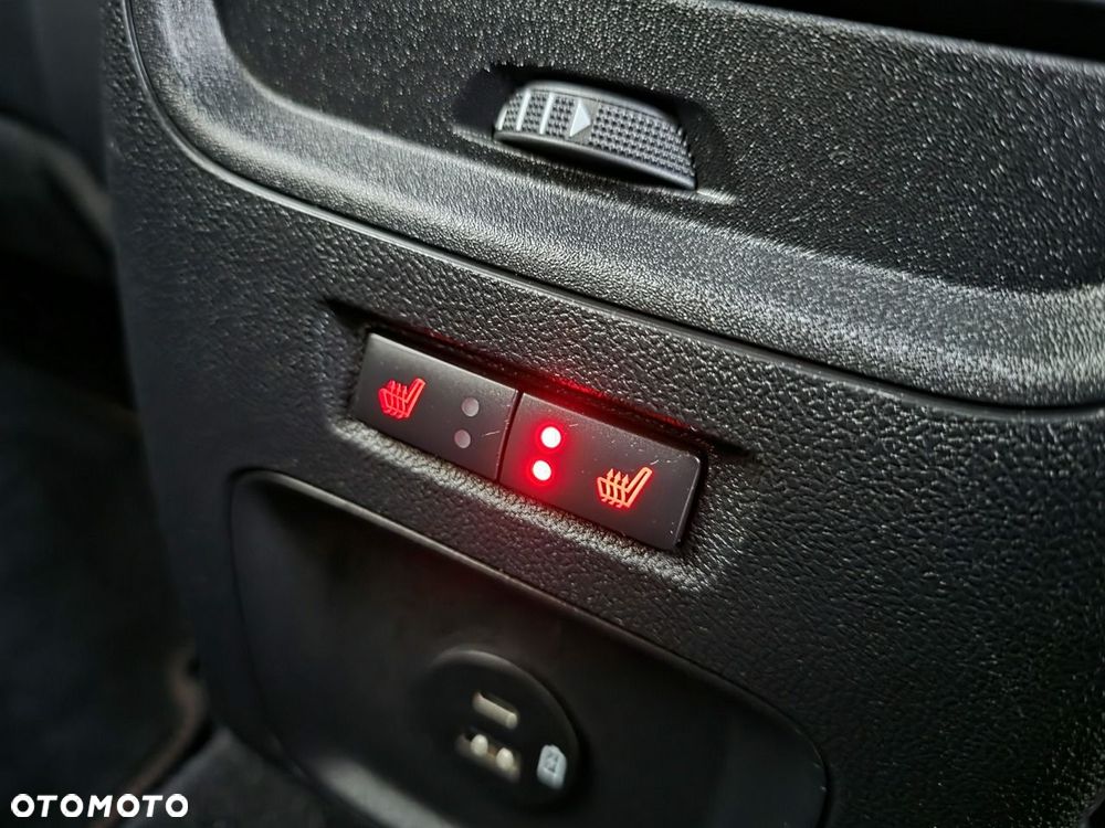 Ford Kuga - 17