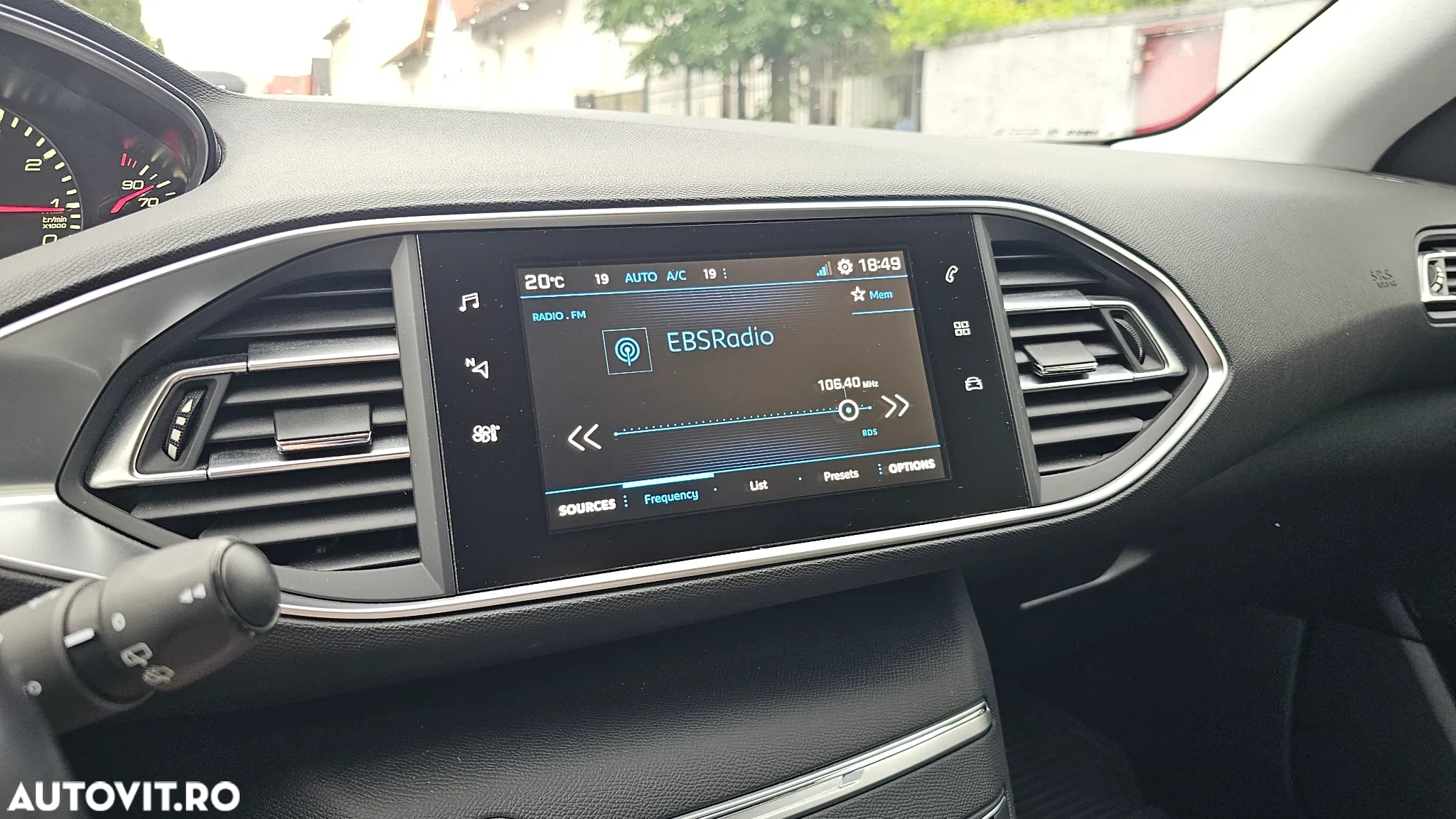 Peugeot 308 1.2 L PureTech Turbo Active - 17