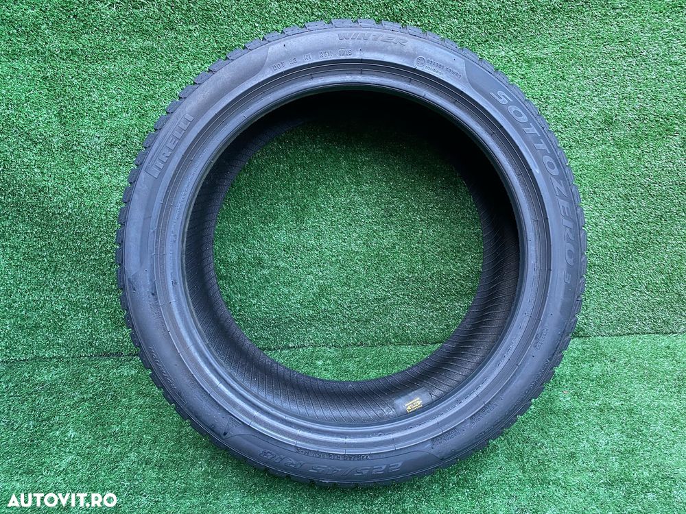 Set 2 anvelope iarna Pirelli  Sottozero 3  225 45 R18 DOT 1719 - 2