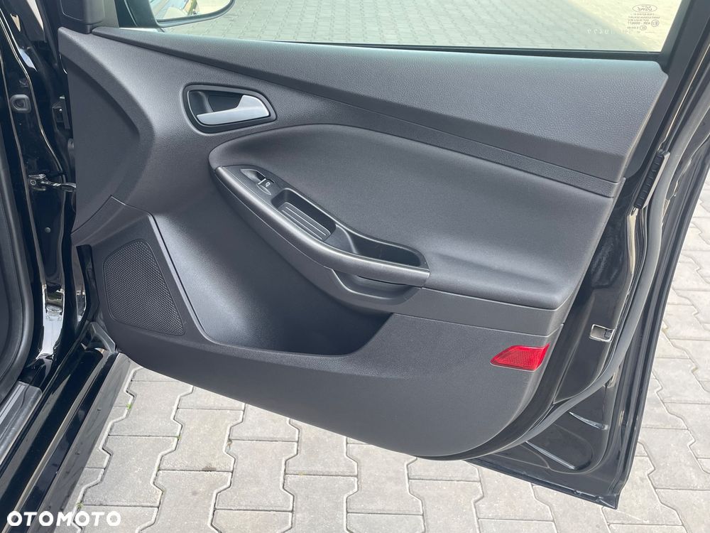 Ford Focus - 25