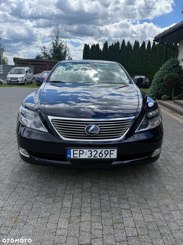 Lexus LS 600h - 14