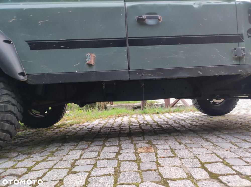 Land Rover Defender 110 2.5 TDI - 10