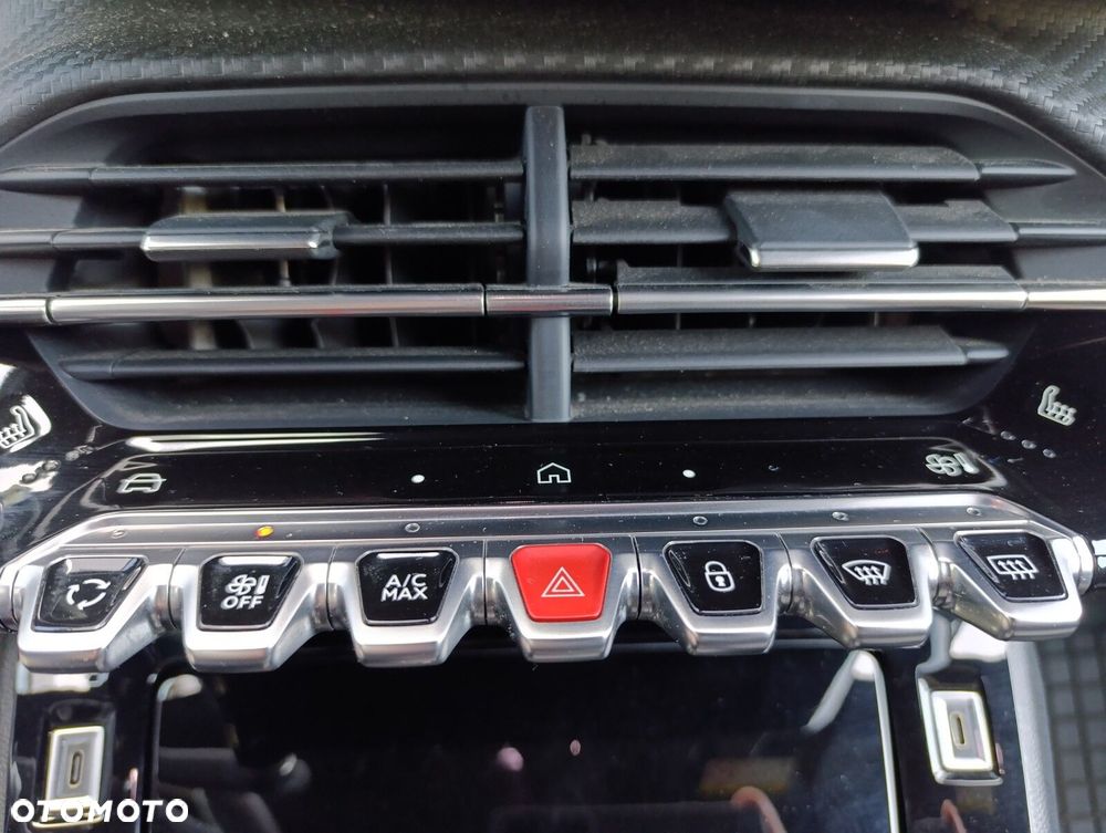 Peugeot 2008 PureTech 100 Allure S&S BVM6 - 31