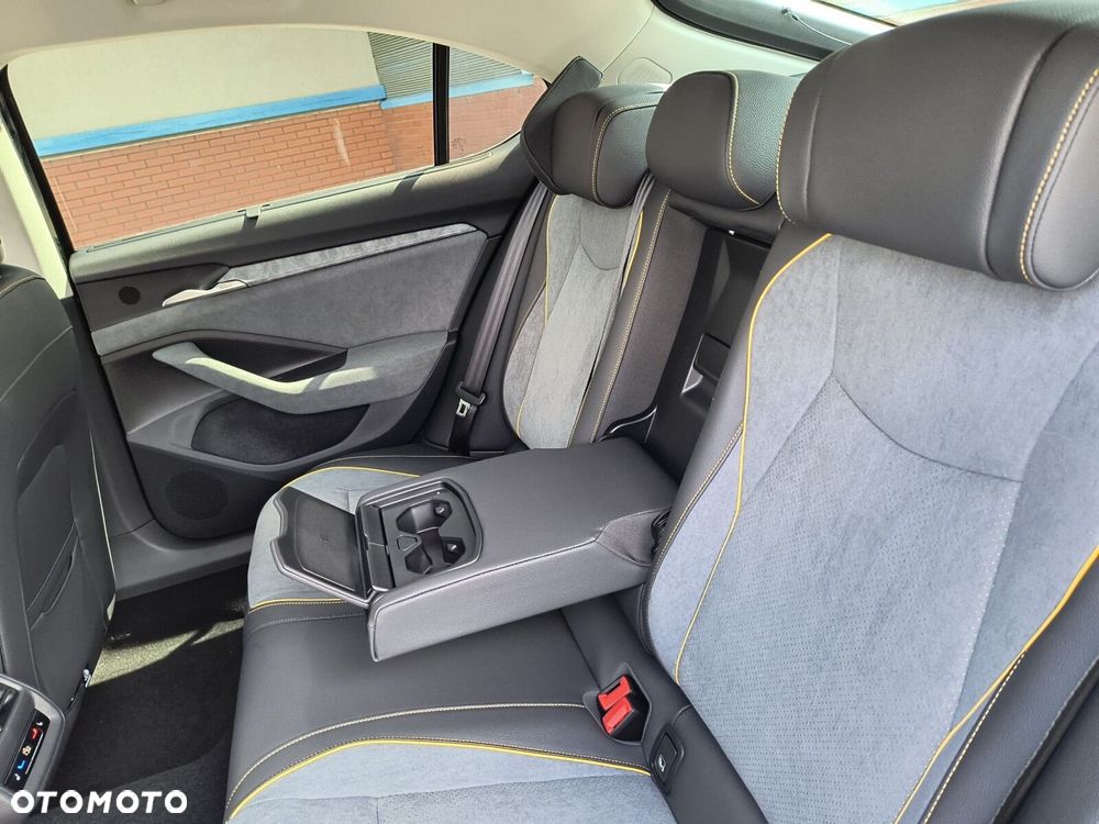 Skoda Superb 2.0 TDI SCR 4x4 Drive DSG - 19