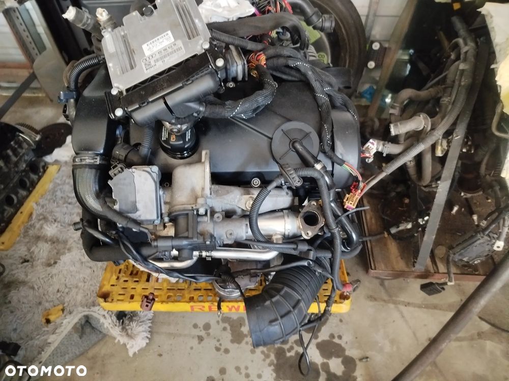 Audi A4 B7 2.0  TDI BPW  HHF skrzyni biegów  silnik - 13