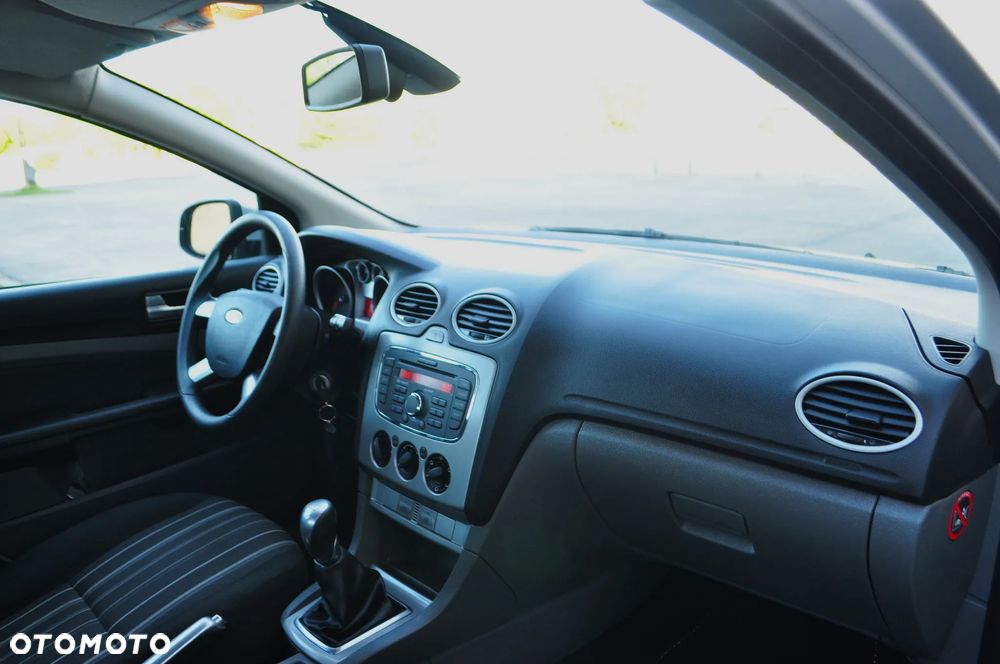 Ford Focus 1.6 Trend + - 18