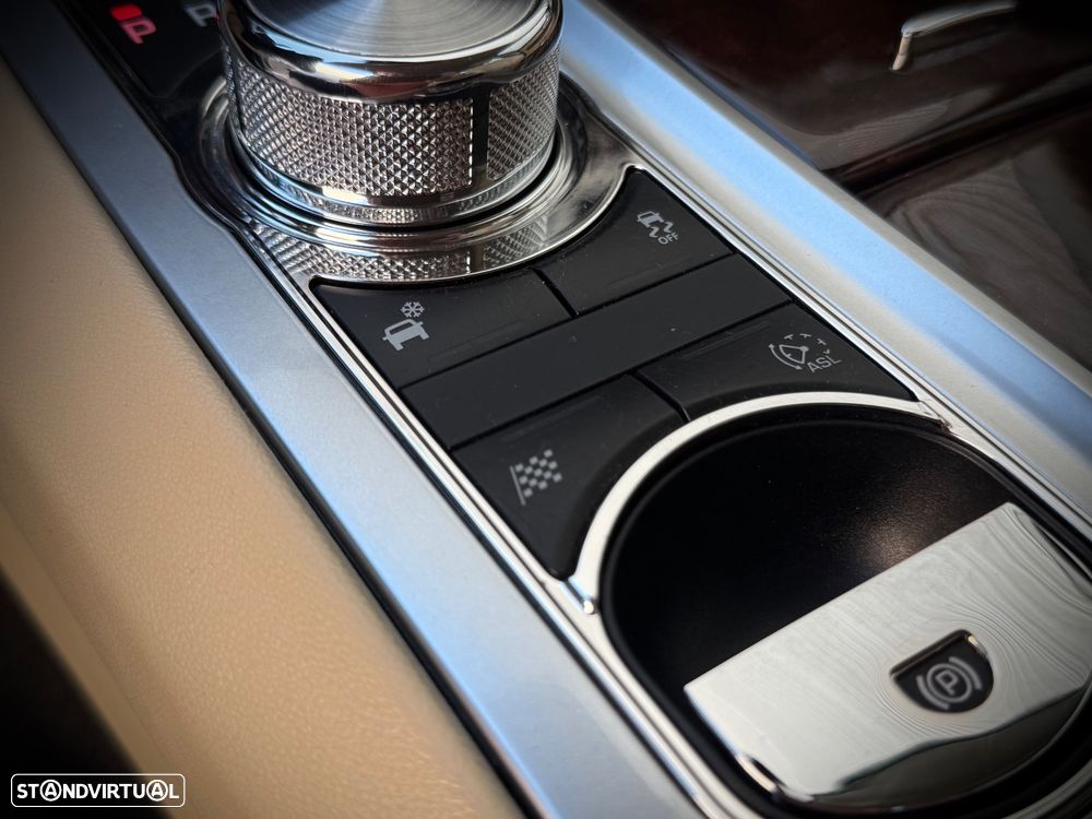 Jaguar XF 2.2 D Premium Luxury - 32