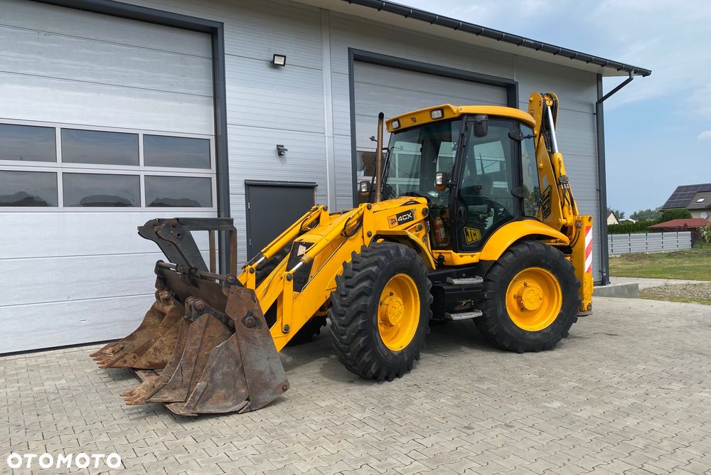 JCB 4CX Koparko ładowarka - 1