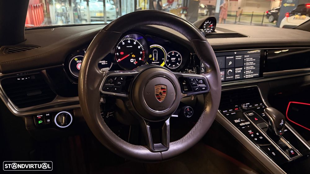 Porsche Panamera 4S - 11