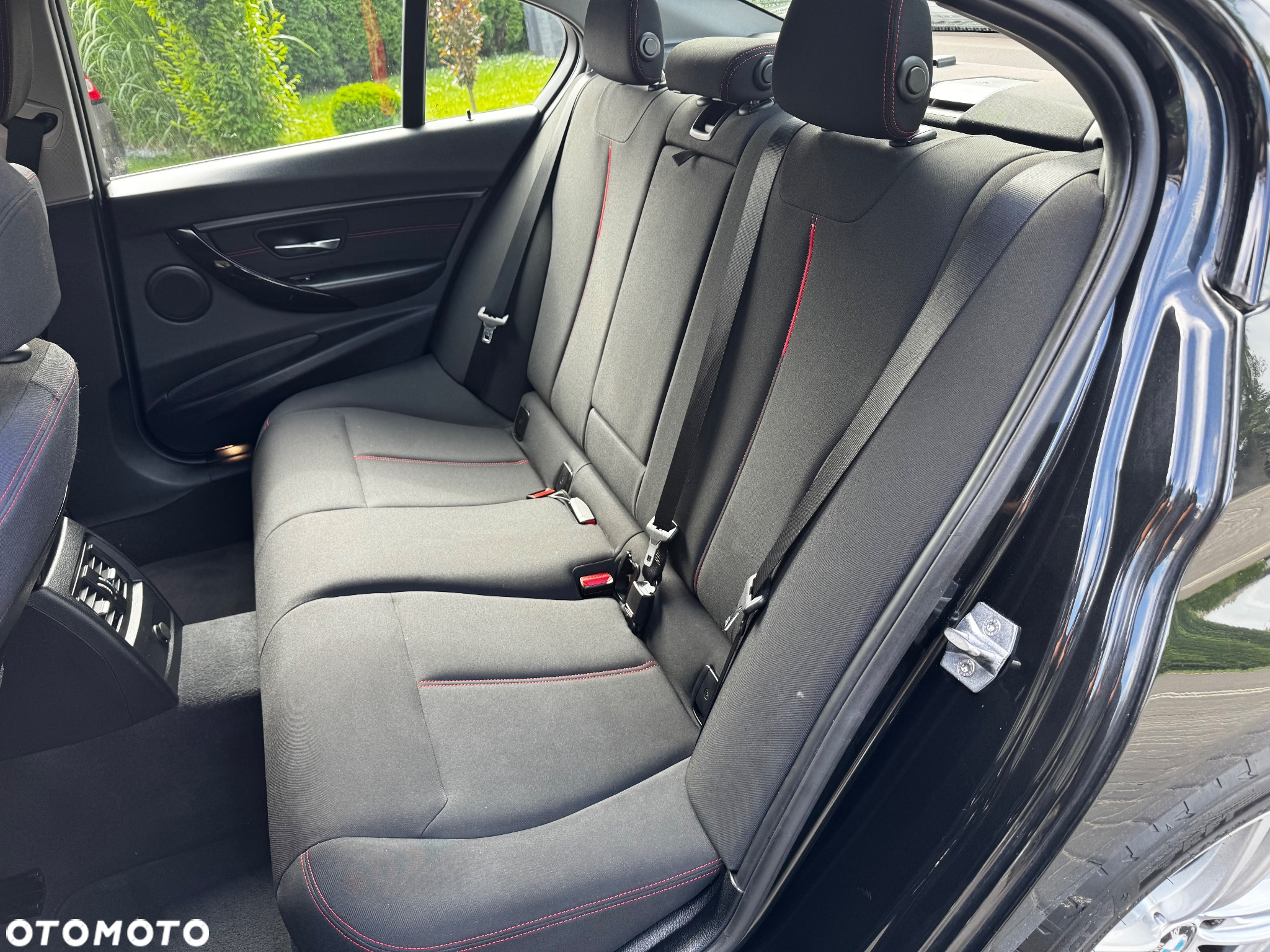 BMW Seria 3 318d Sport Line - 40