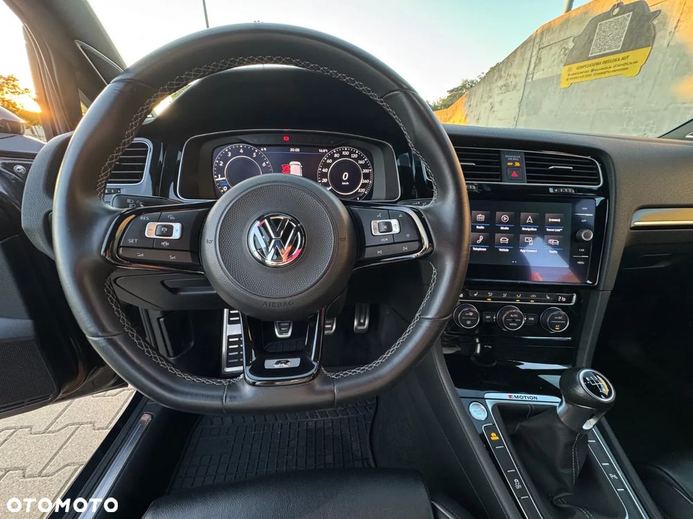 Volkswagen Golf - 14